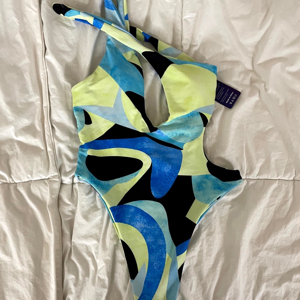 One piece bathing suit